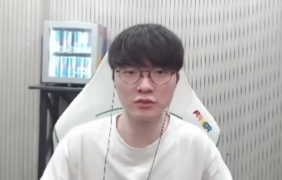 恋爱吗?真复杂!Faker:大家问我恋爱问题,就像我问大家怎样才能打好LOL一样