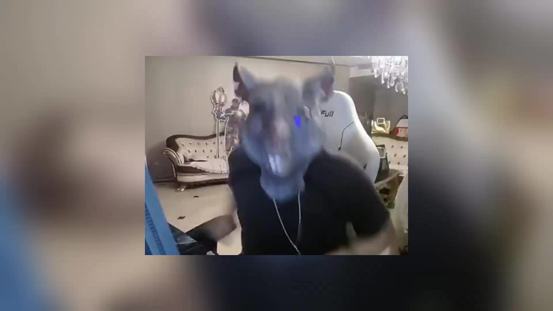 姿态看语音仁川双C越塔四杀 队友喊别越:我就猜到是这种情况!